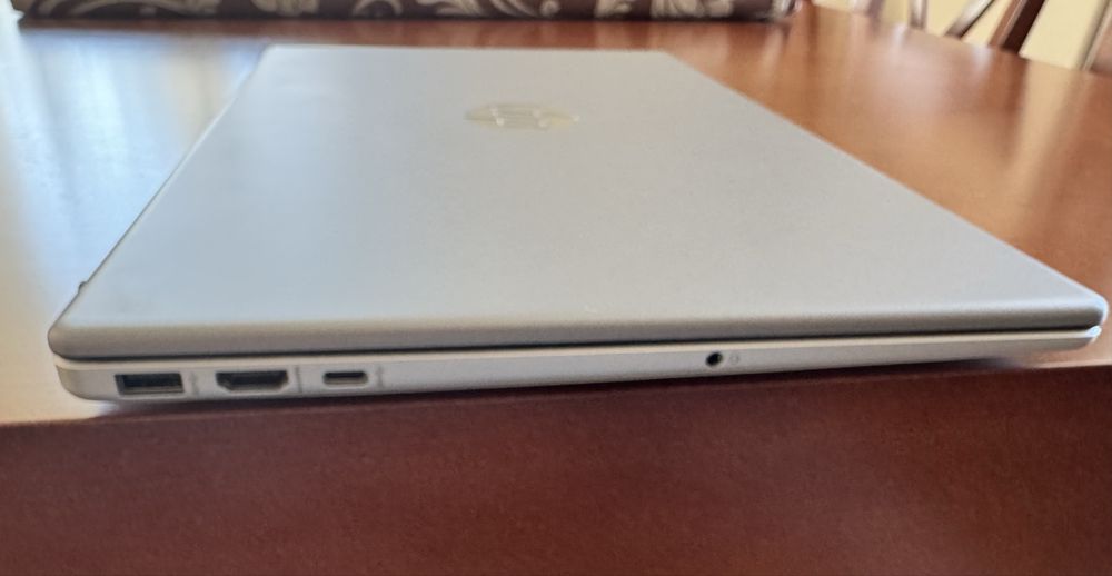 Nowy notebook HP 255R Nowy super wydajny model.