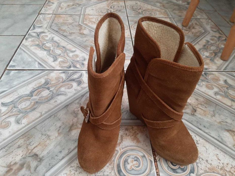 Замшевые ботильони на танкетке Bershka 36 р.