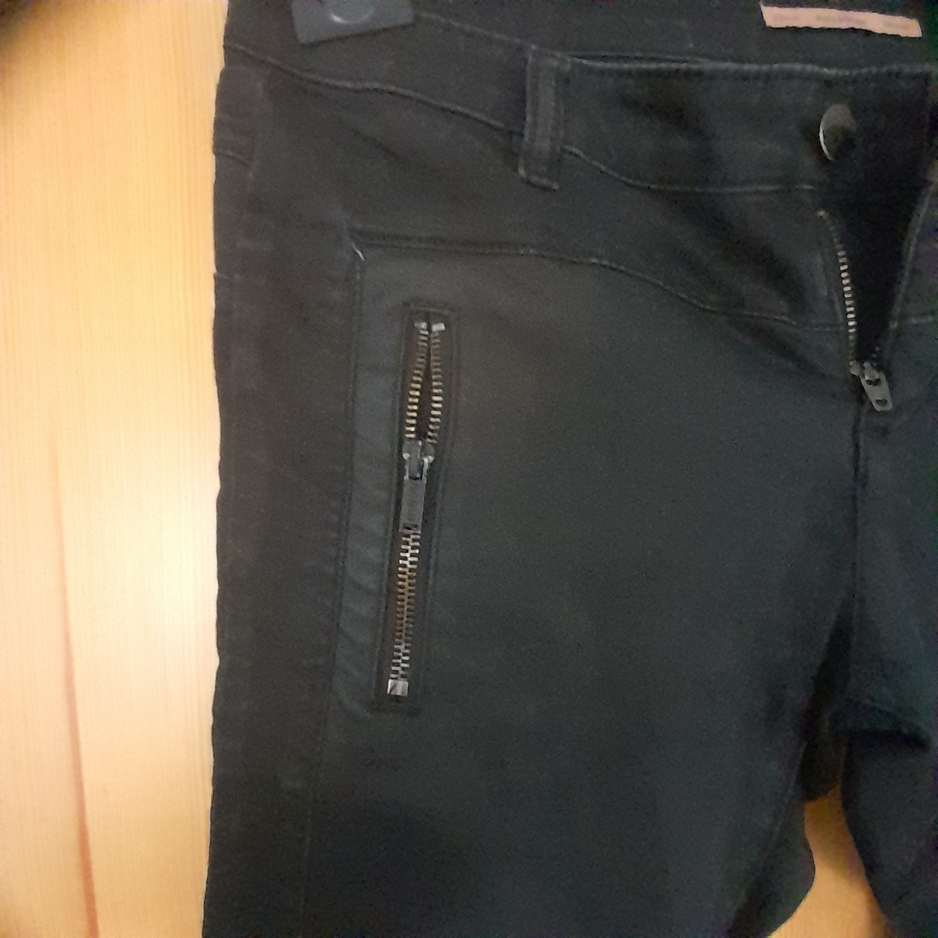 Spodnie czarne pull & bear rozmiar 40