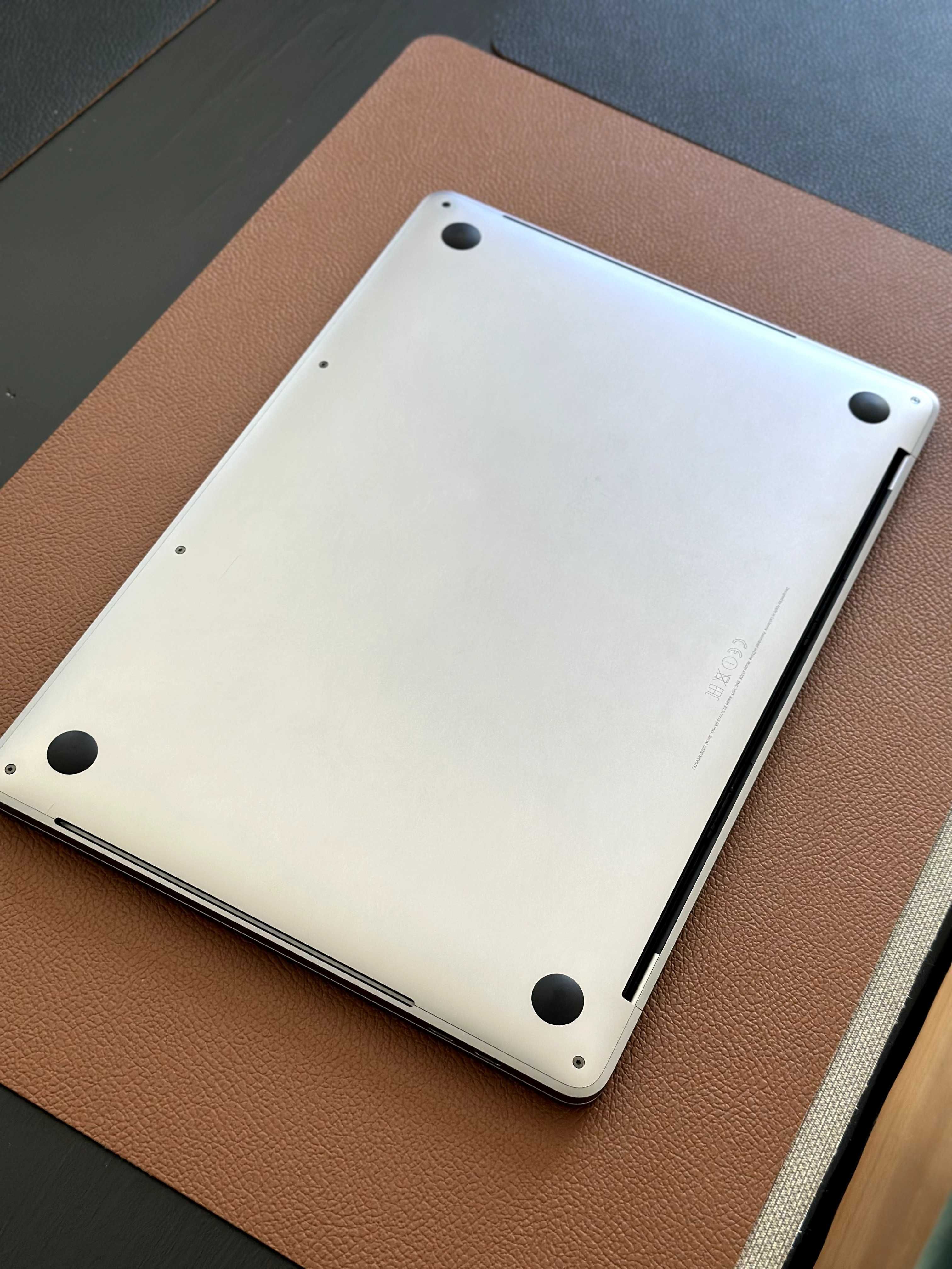 MacBook Pro de 13 polegadas - Teclado Português