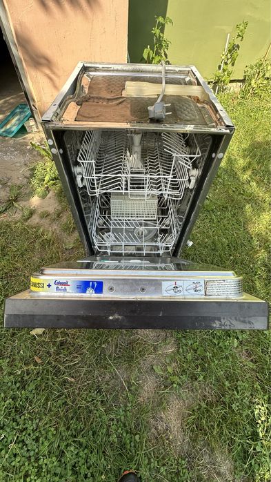 Zanussi посудомийна машина
