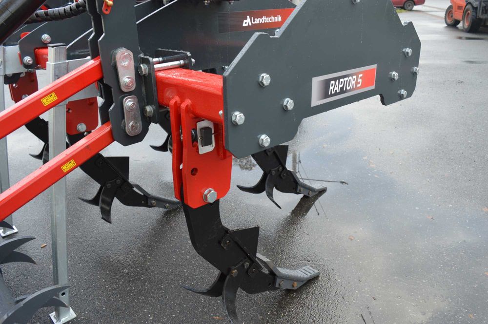 Pług Dłutowy Raptor 7 Hydro firmy DA Landtechnik | Non-Stop |