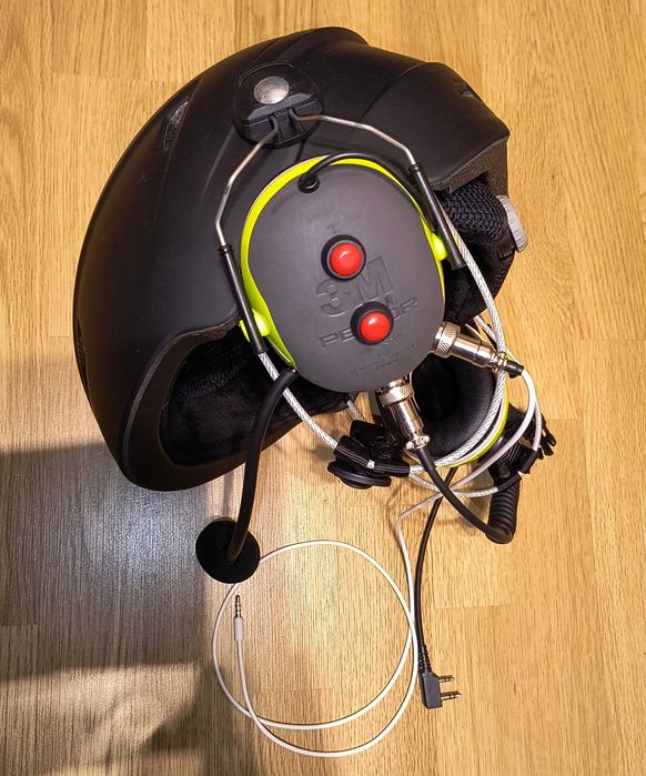 Kask z systemem łączności  do PPG