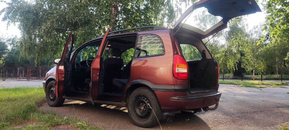 Автомобіль Opel Zafira