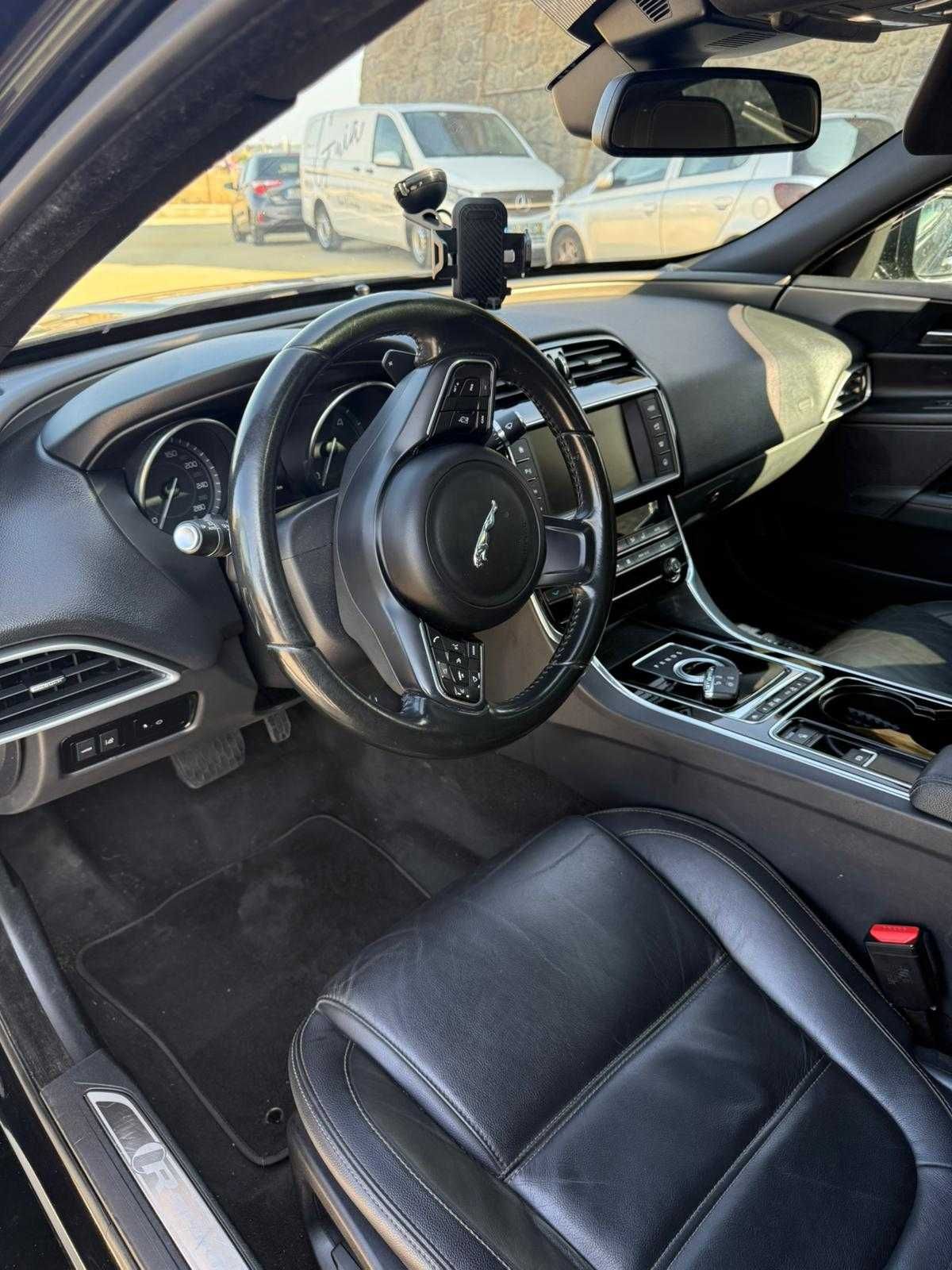 Jaguar XE SPORT black edicion
