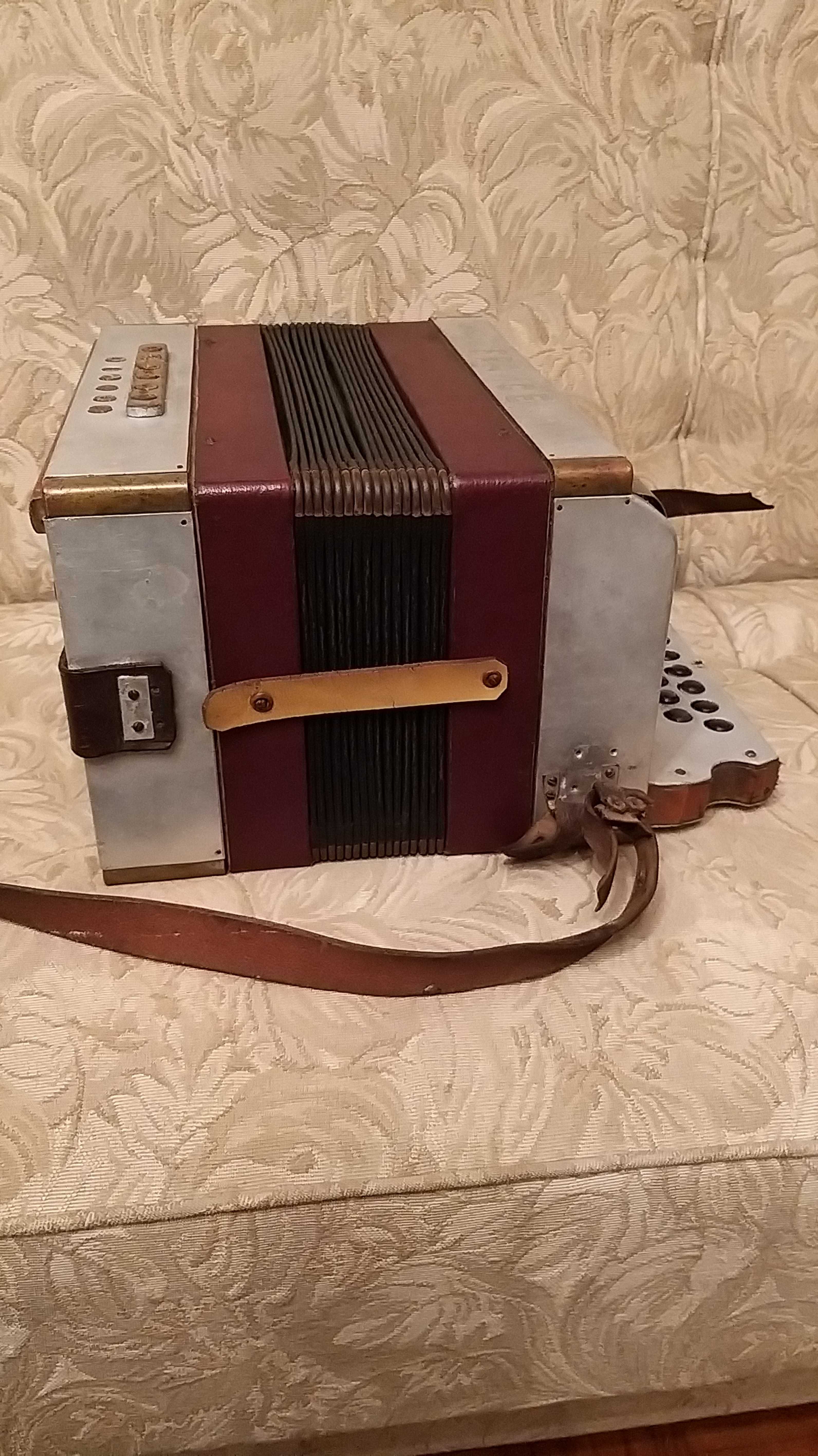 Concertina muito antiga