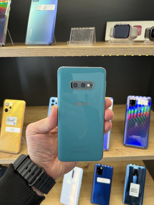 Samsung Galaxy S10e 6/128GB — компактний флагман у чудовому стані