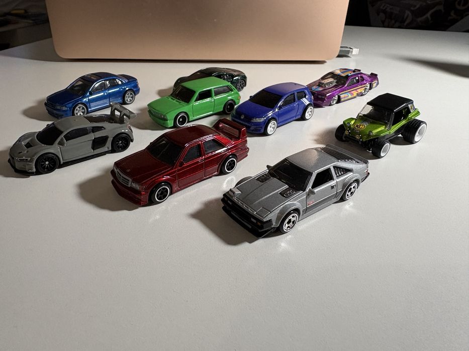 Hot wheels mercedes, audi