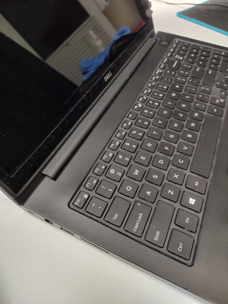Laptop DELL Intel i7 dotykowy ekran SSD 256 Gb