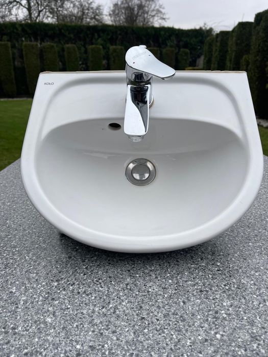 Umywalka Kolo z baterią i syfonem