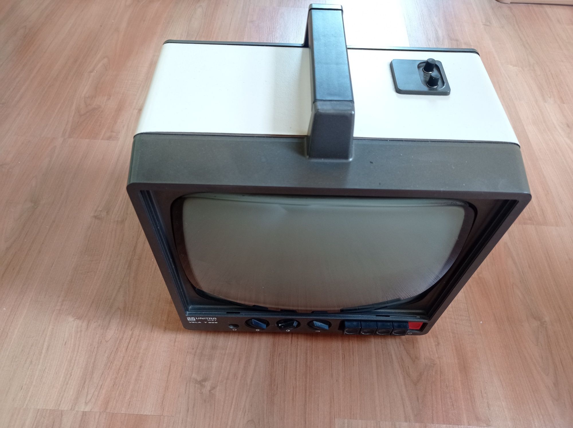 Telewizor UNITRA VELA T206