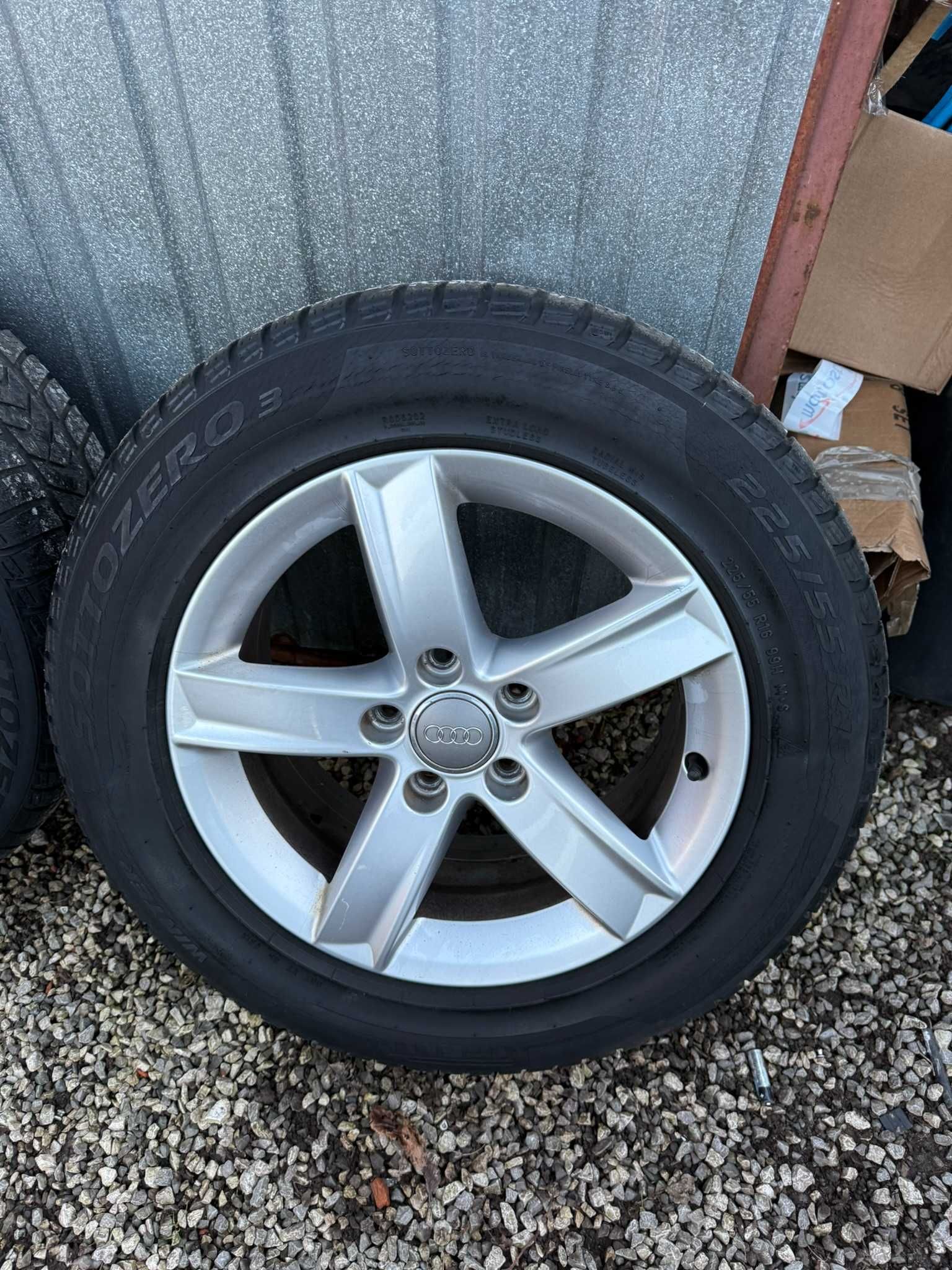 Audi 66.6mm ! A4 B8 ! A5 Alufelgi 16 cali opony zimowe 225/55/16