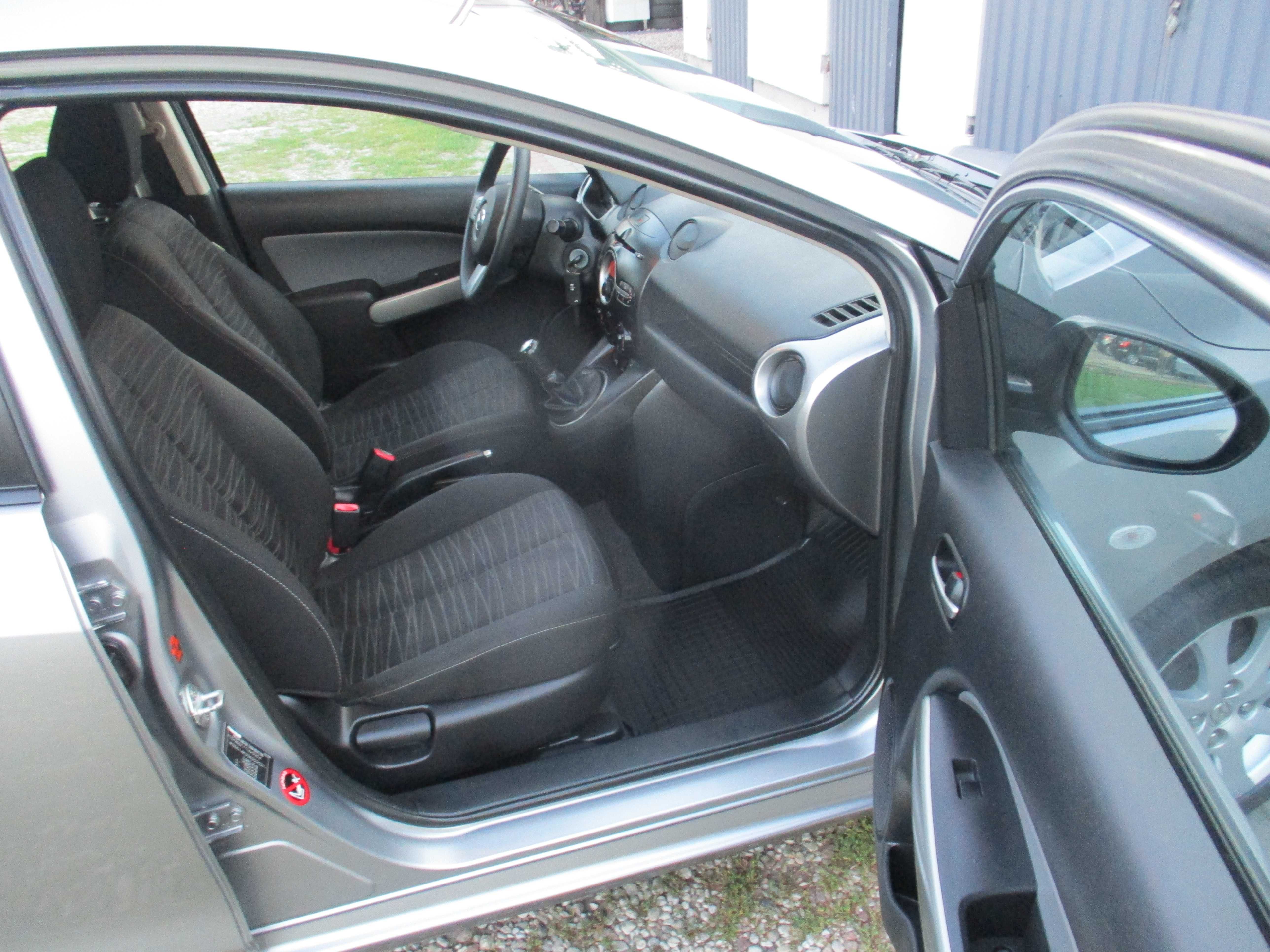Sprzedam Mazda 2 1,4 75kM 2010 rok produkcji