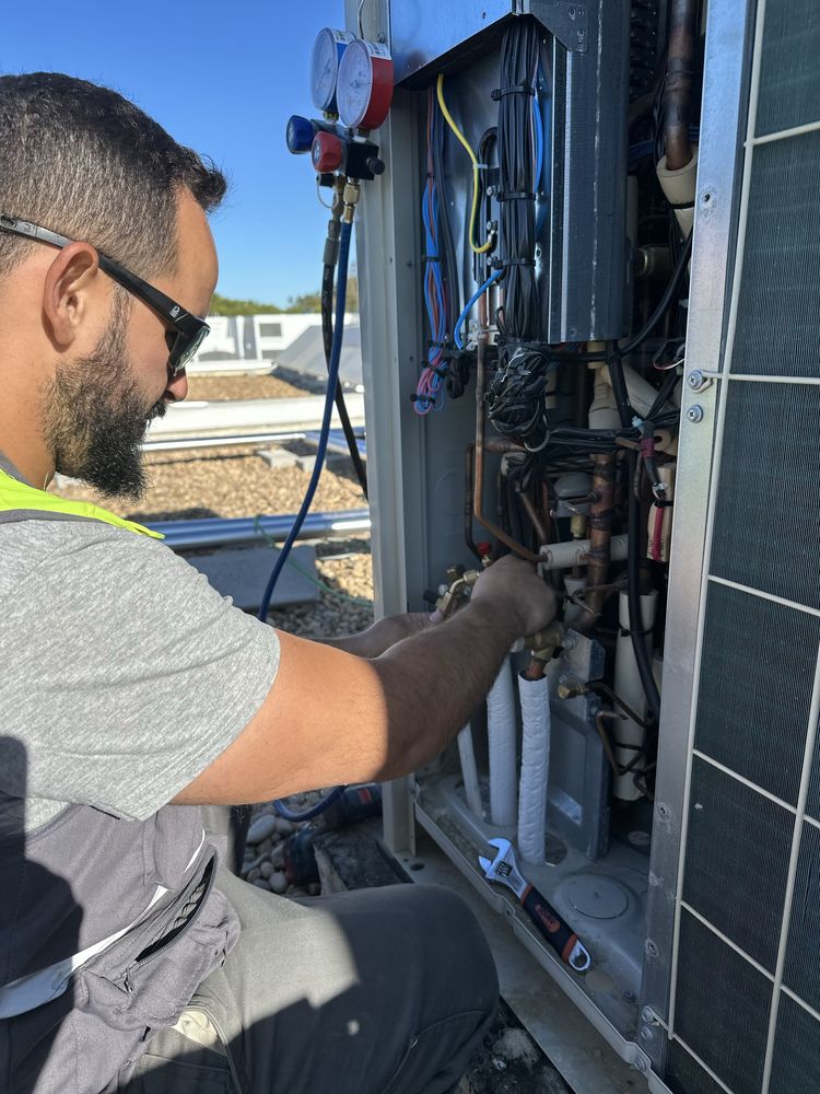 AR CONDICIONADO - SERVICE