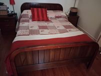 Mobilia de quarto em bom estado