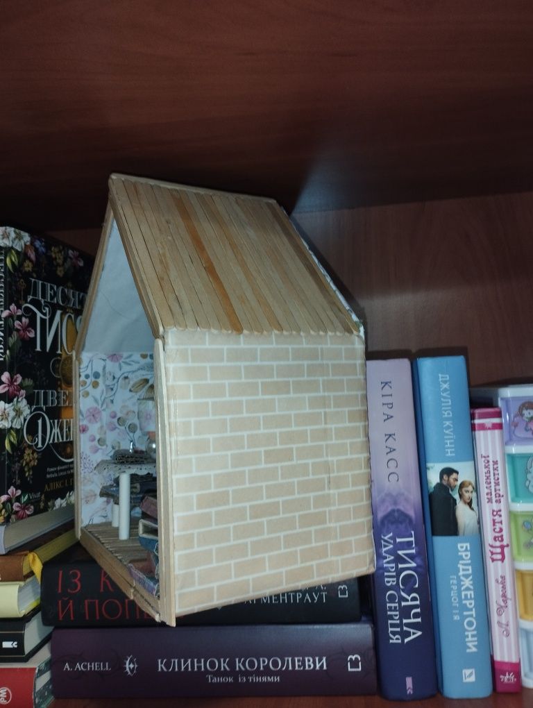 Букнук з книжковими полицями, власними руками