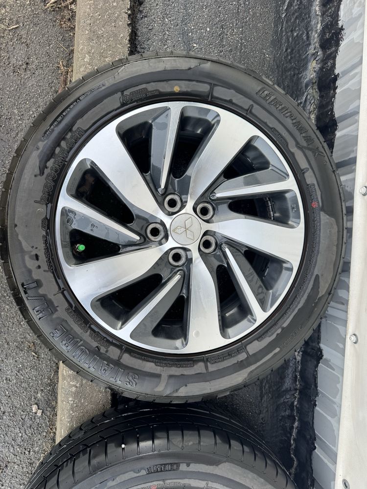 Комплект дисків з резиною 215/60R17 Mitsubishi ASX
