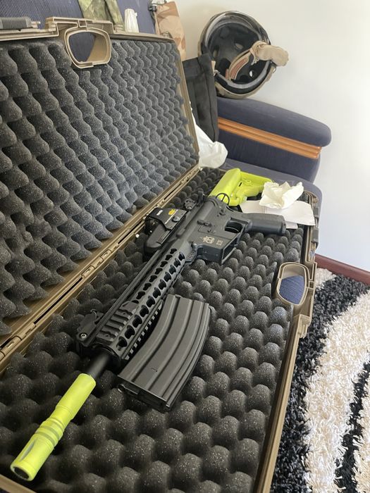 Vendo varias armas de airsoft + capacete + oculos e acessorios