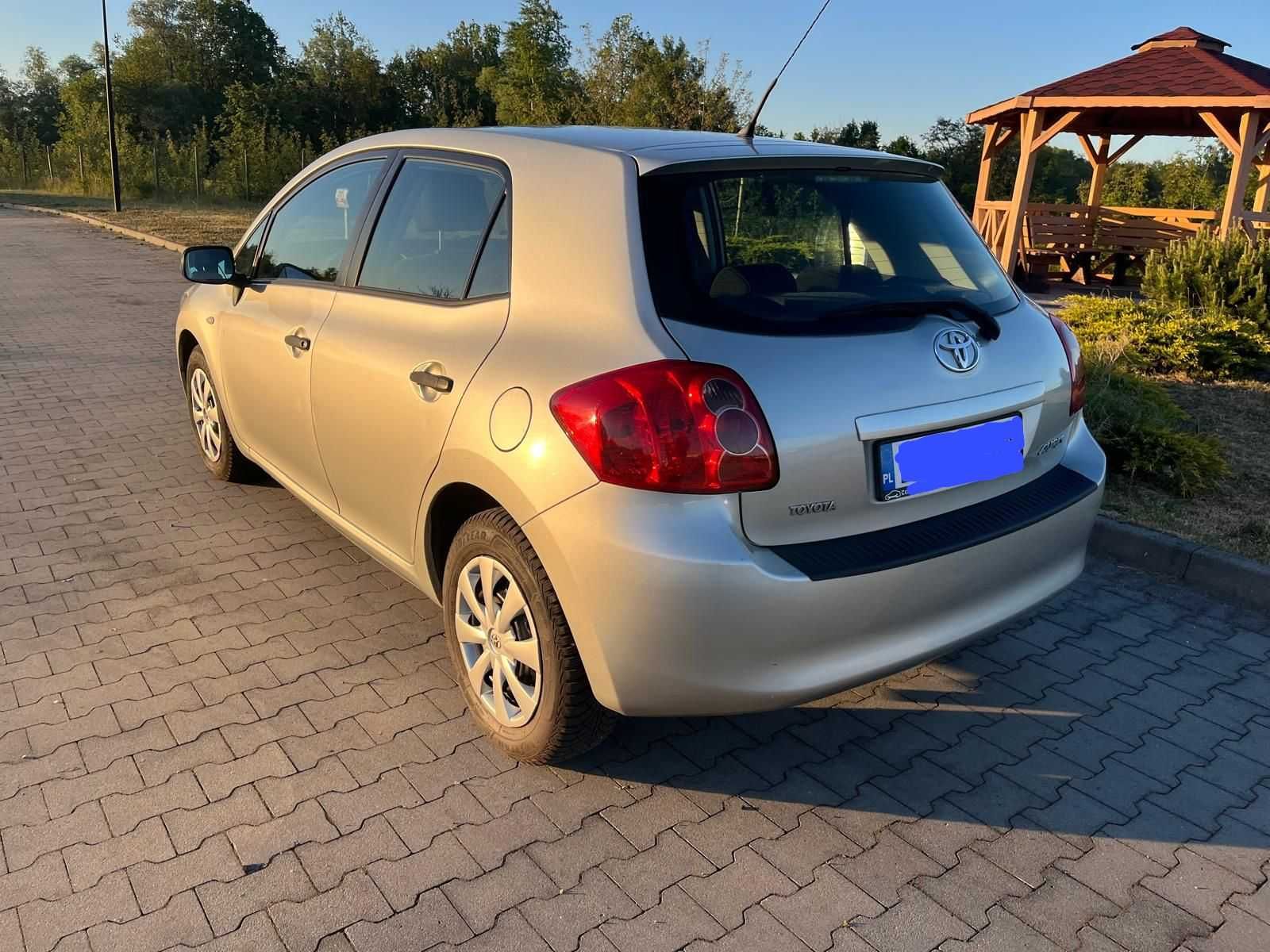 TOYOTA AURIS benzyna 1,4