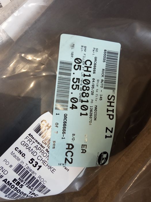 Бризговики переднього бампера нижні Jeep Grand Cherokee 2013-2021