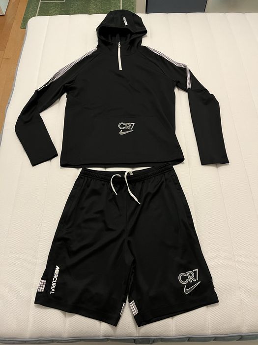 Conjunto treino Nike crianca - camisola e calcoes