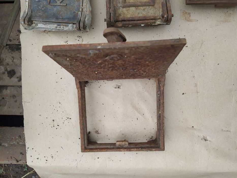 Двері чугунні