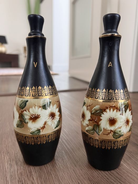 2 X Galheteiro antigo Hand Painted. OAL- Portugal.