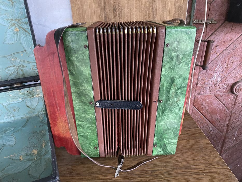 Аккордеон гармонь баян самодельный старинный рабочий