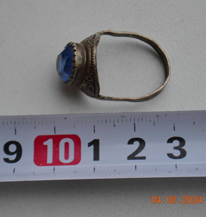 Кольцо серебряное. Корунд (искусственный сапфир). Серебро 875. 4,2 гм.