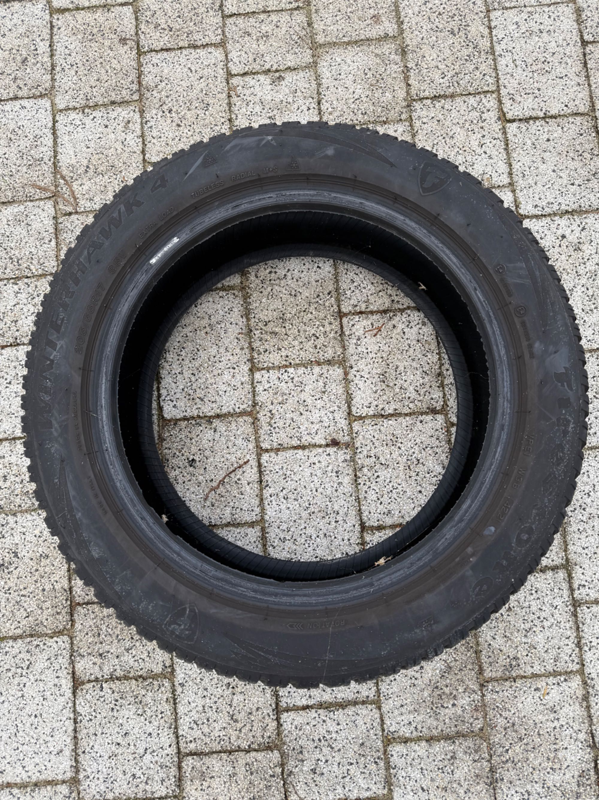 Opony Firestone Winterhawk 205 55 R17 stan bardzo dobry mały przebieg