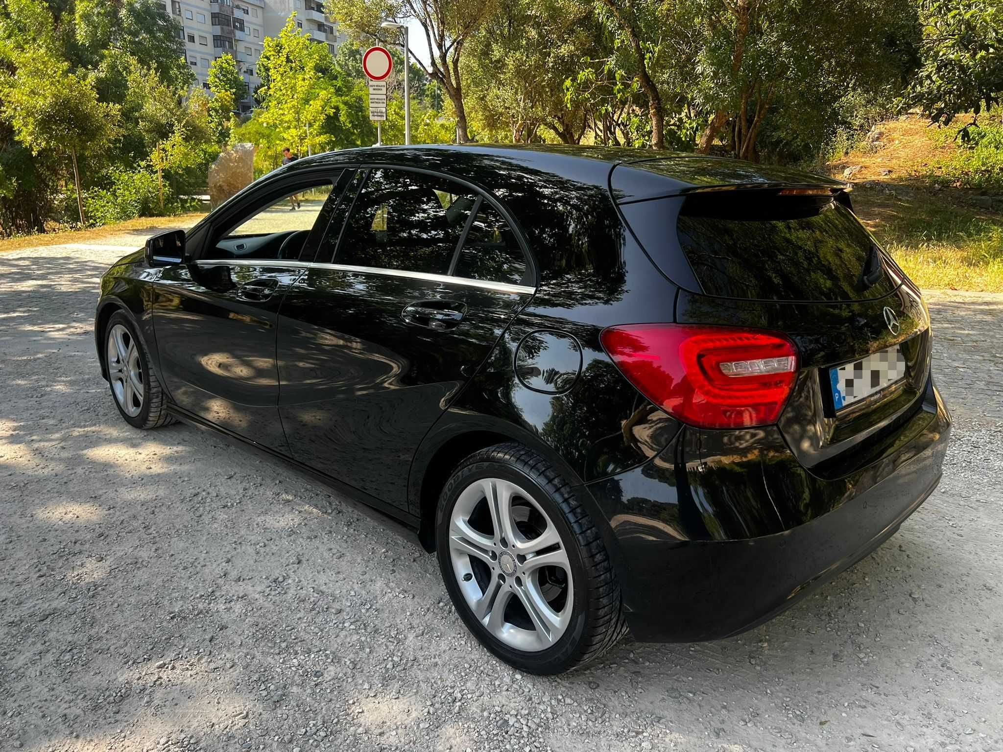 Mercedes Benz A 180 BlueEfficiency Edition Style (SÓ 169.000KM) C/Novo