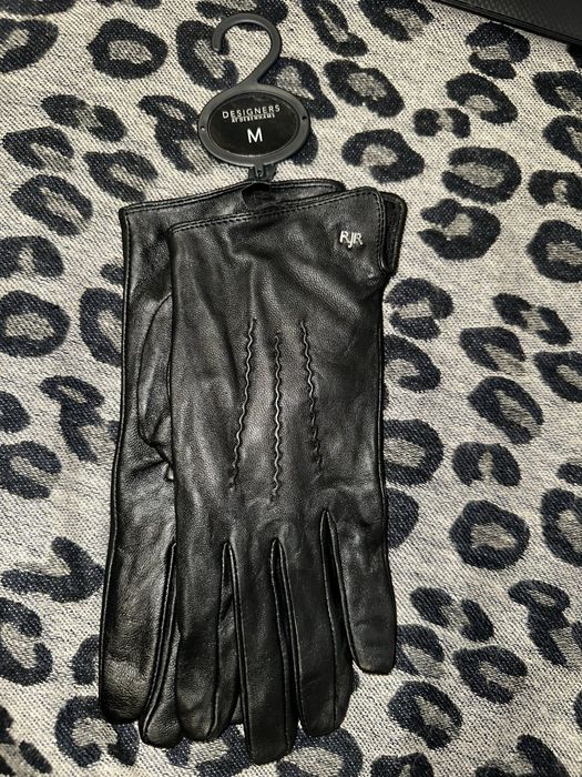 Кожаные перчатки