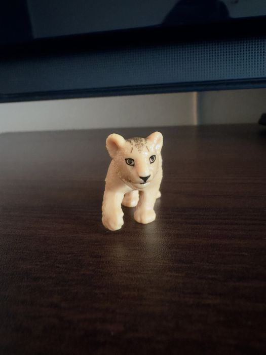 Figurka kinder niespodzianka natoons lew