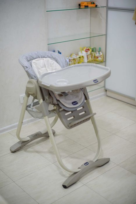 Детское кресло для кормления Chicco Polly Magic (Серое)