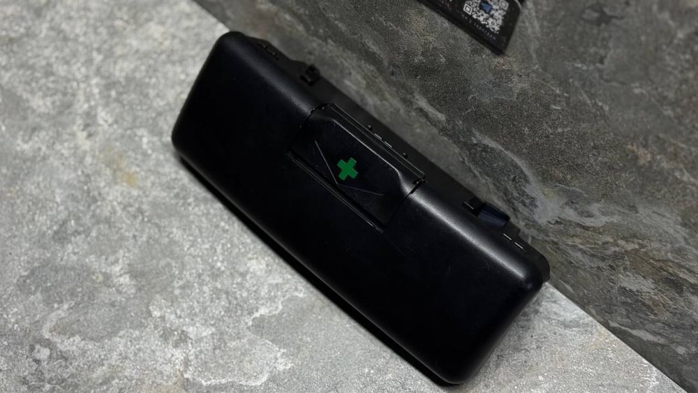 Аптечка в зборі БМВ Е39 штатна медикаменти аптечка бмв е39 Шрот Розбор