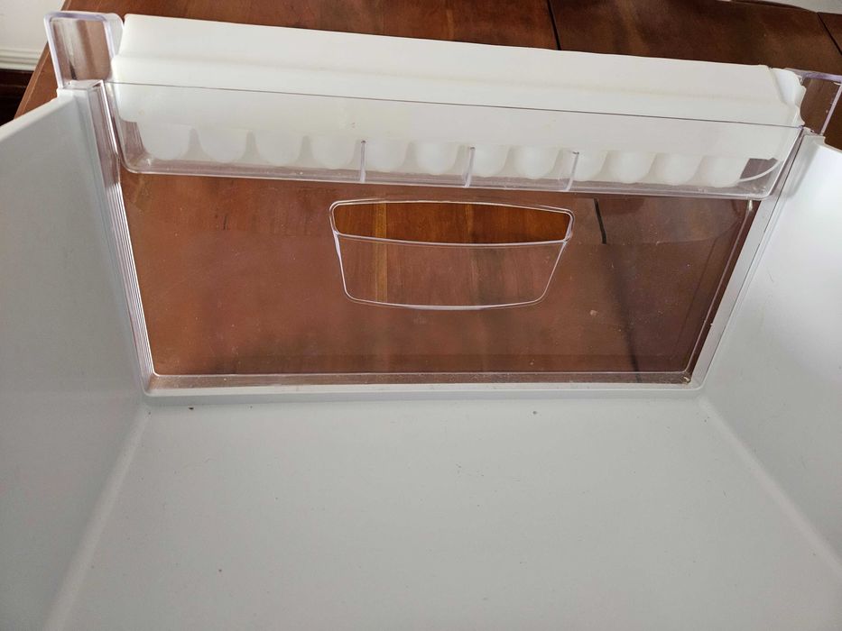 Gaveta de arca congeladora vertical Indesit