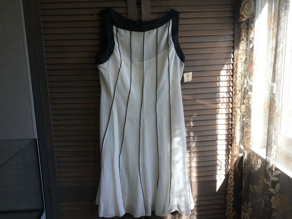 Плаття нове Sandra Darren