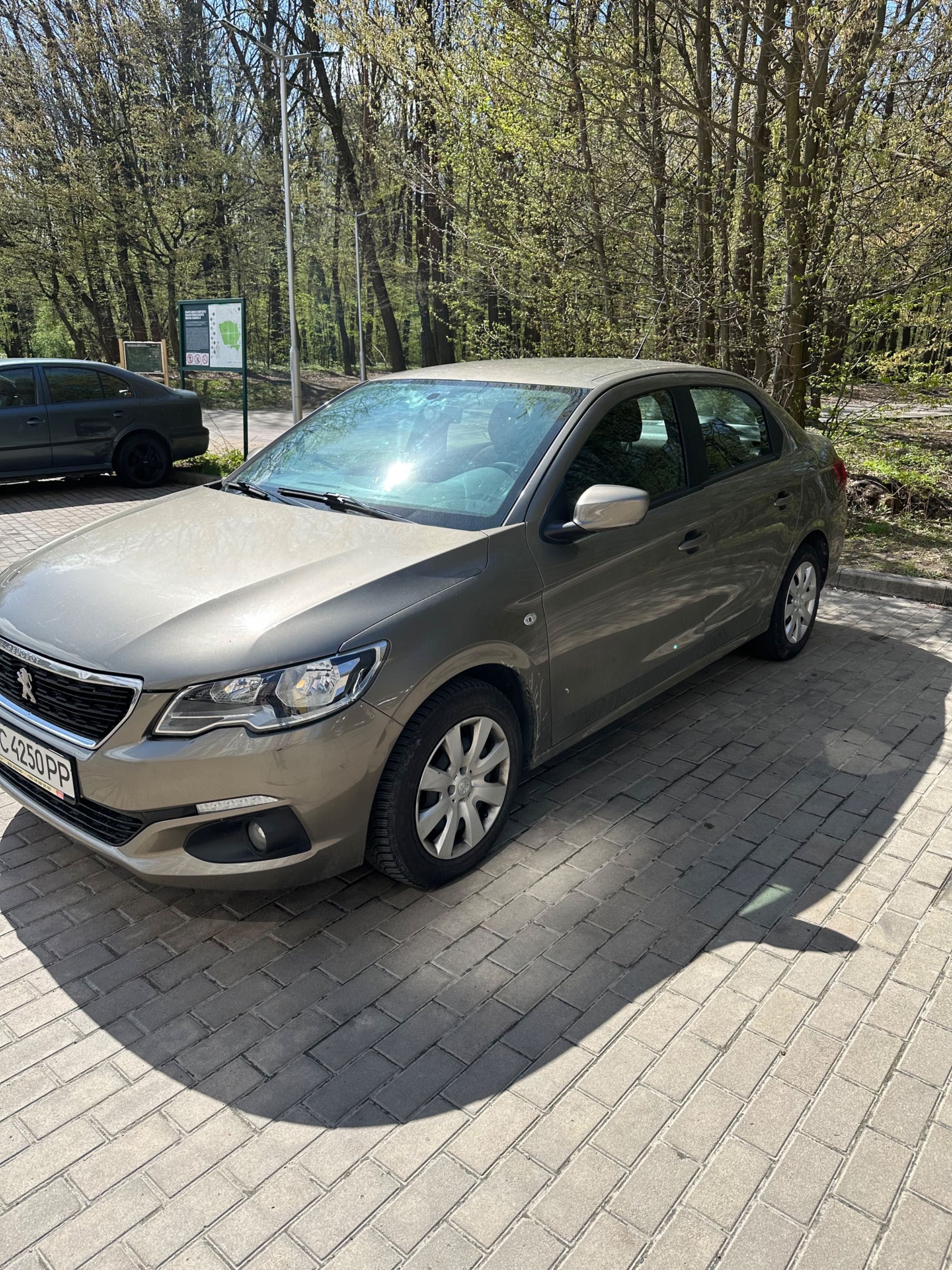Оренда авто PEUGEOT 301 2018року 1.2 газ 3500 тиждень