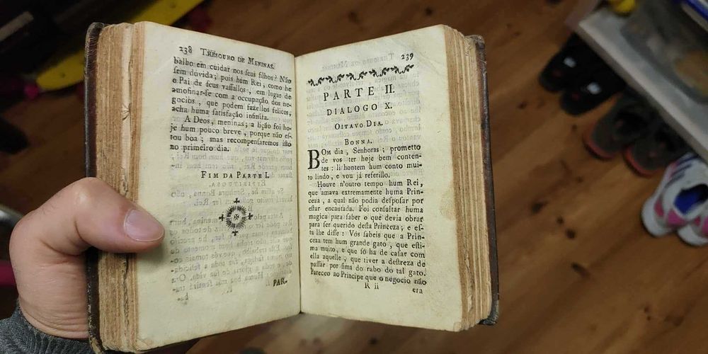 Livro | Tesouro de Meninas ou Diálogos entre uma Sábia Aia | 1797