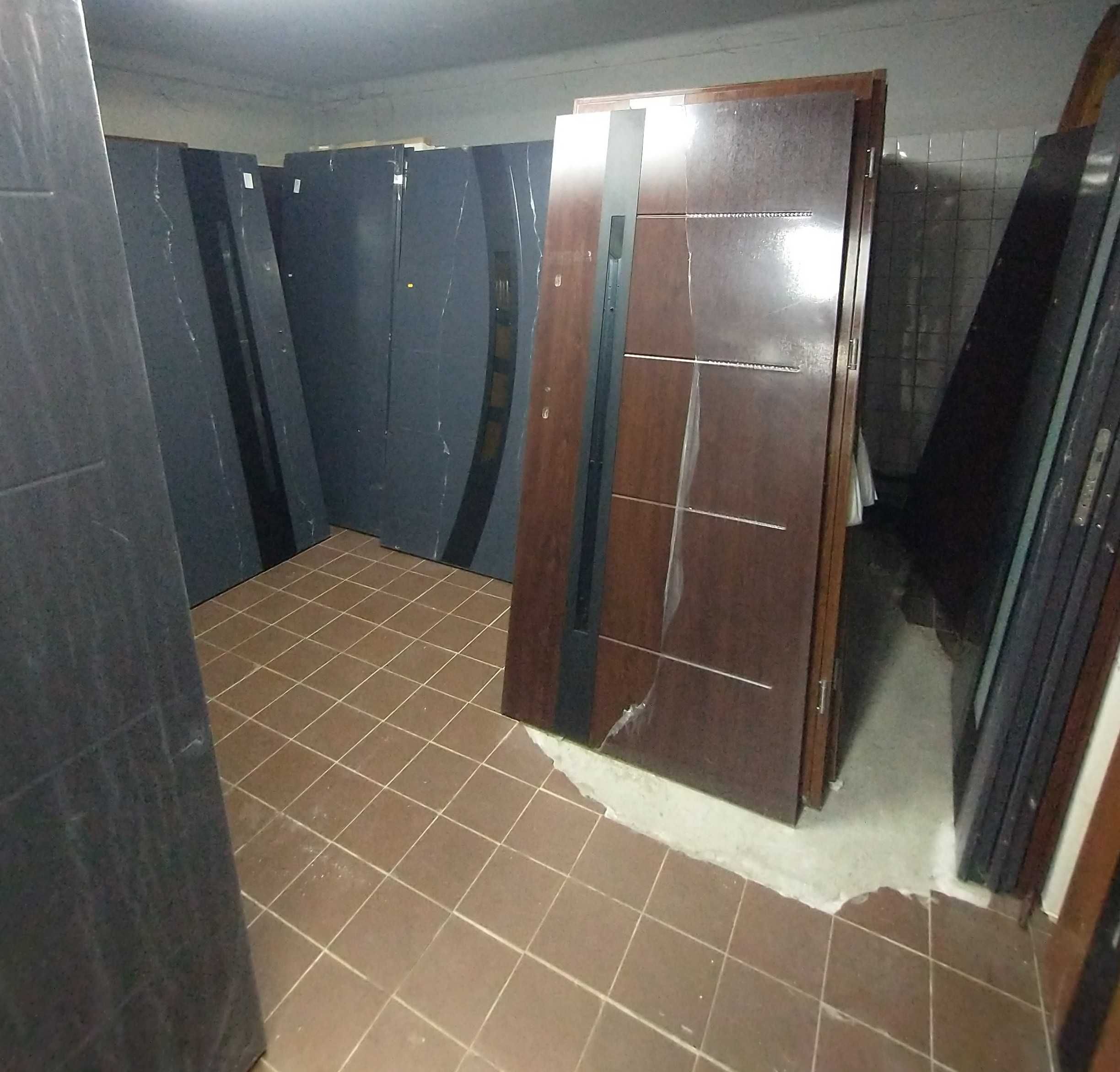 Drzwi zewnętrzne PRZESZKLONE II Gatunek ANTRACYT 90