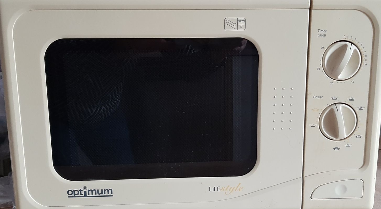 Kuchenka mikrofalowa 800W
