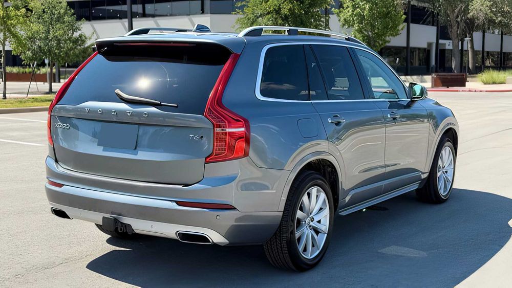 Volvo XC90      2016