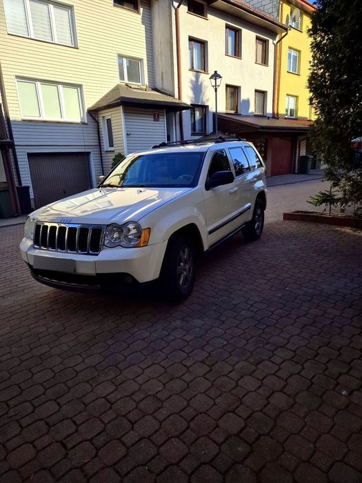 Jeep Grand Cherokee Pierwszy właściciel w Polsce ,nowy akumulator,nowe opony całoroczne.