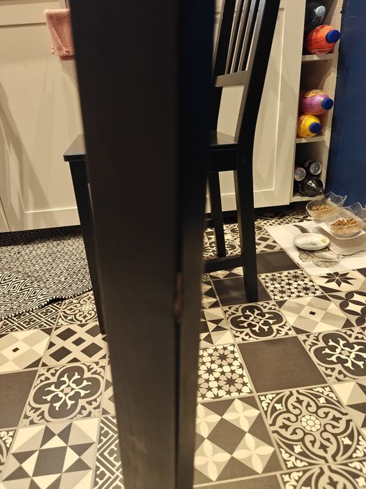 Stół okrągły IKEA GAMLARED + 2 krzesła STEFAN, czarne drewno, zestaw