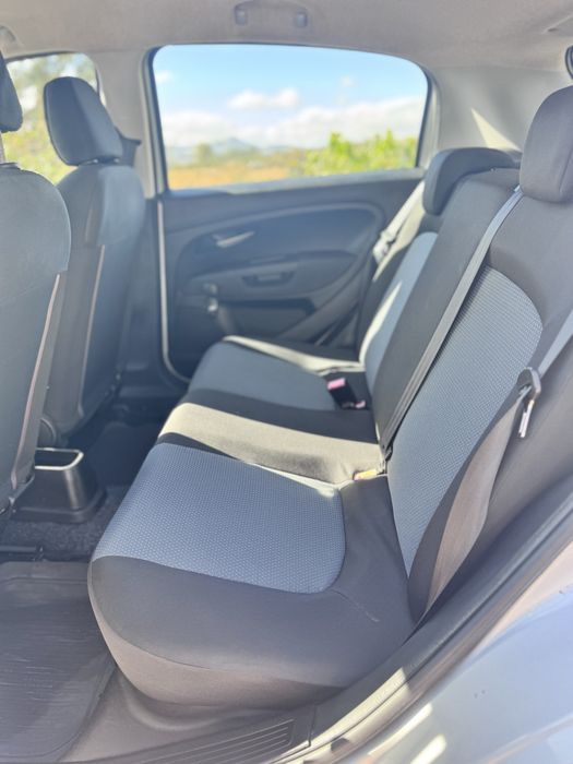 FIAT GRAND PUNTO 1.2 2010 NACIONAL 18 meses garantia