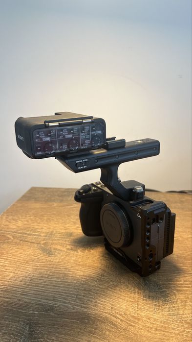 Sony FX30 + Top Handle + Cage