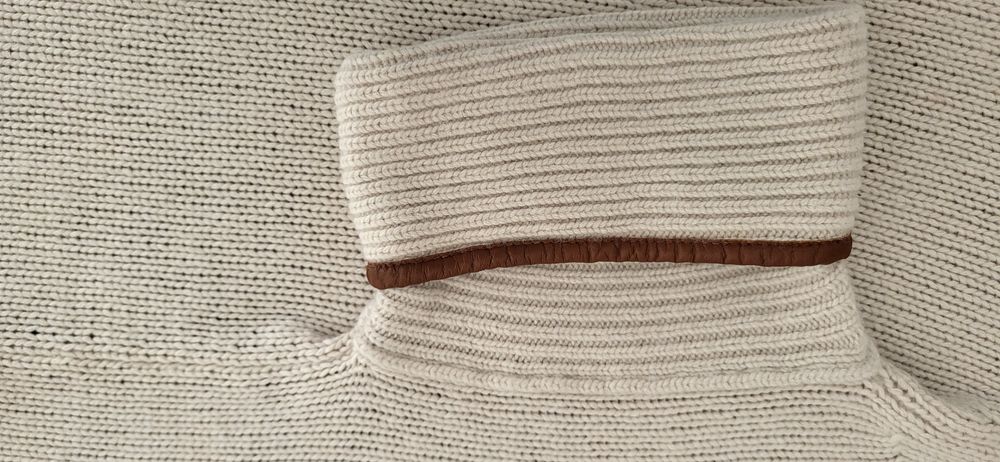 Poncho em Lã Massimo Dutti S / M