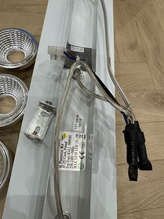 Lampa sufitowa z kloszami biała srebrna