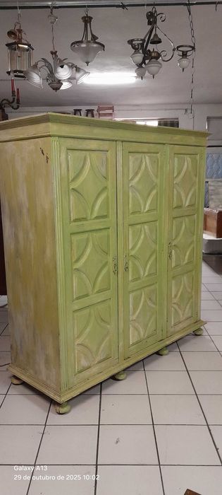 Roupeiro de 3 portas nº 2