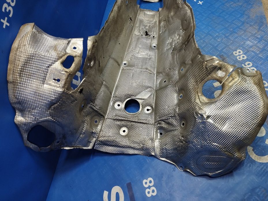 Термозахист Мерседес АМГ Е63 AMG E63 S Розборка Шрот Разборка